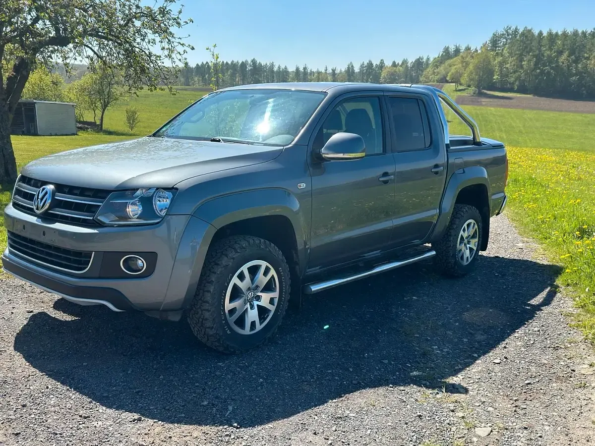 Gebraucht VW Amarok 163 PS (119 kW) 2011 Grau Pickup