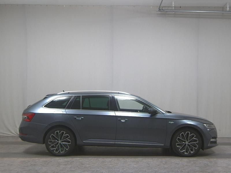 Grau Gebraucht 2021 Skoda Superb LAURIN & KLEMENT Kombi | 16.780 € (Guter Preis) - Bild 1/4