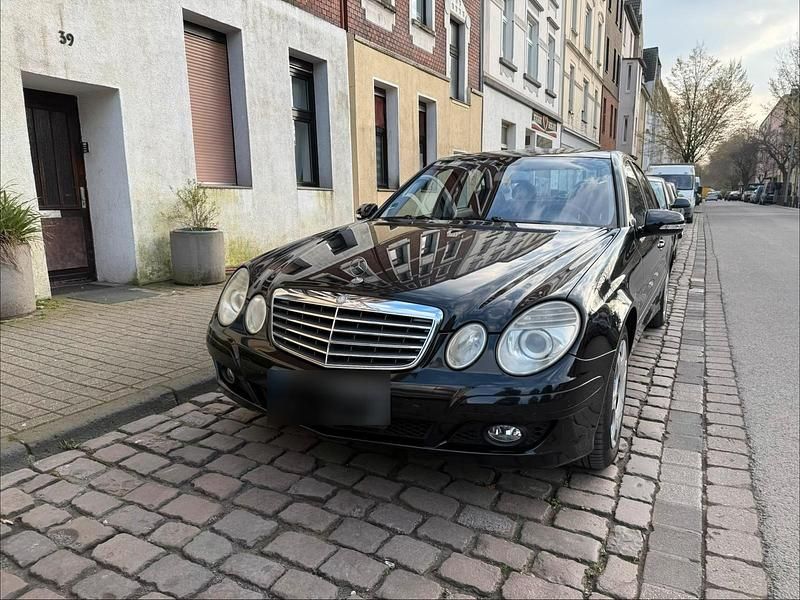 Gebraucht Mercedes E220 170 PS (125 kW) 2007 Schwarz Limousine