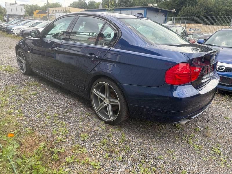Gebraucht BMW 320 Shadowline 177 PS (130 kW) 2011 Blau Limousine