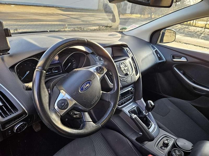 Gebraucht Ford Focus Titanium 125 PS (91 kW) 2013 Blau Kombi