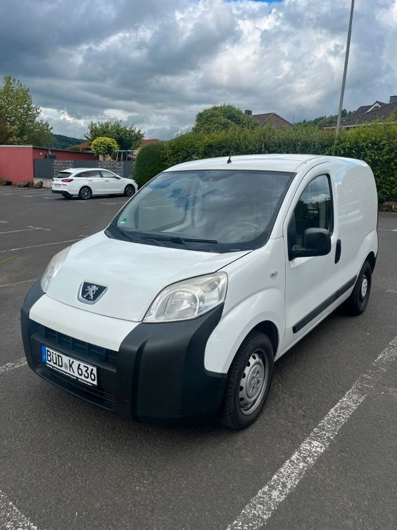 Weiß Gebraucht 2016 Peugeot Bipper Van / Kleinbus | 2.950 € (Fairer Preis) - Bild 1/4