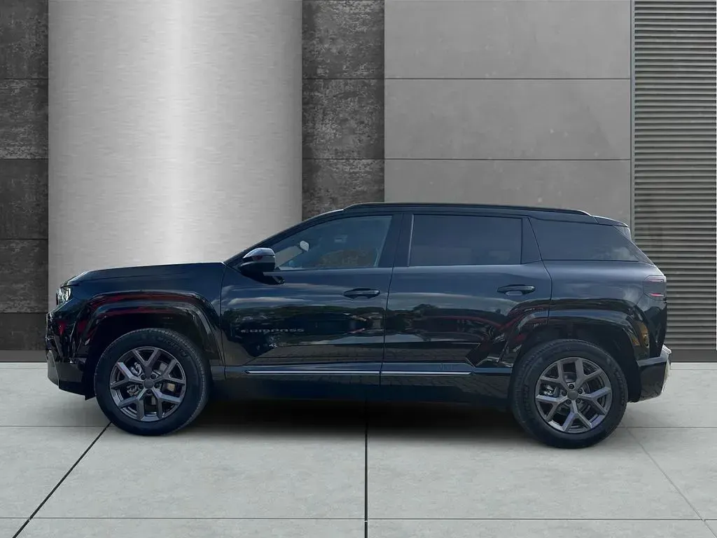 Neu Jeep Compass 145 PS (106 kW) 2026 Schwarz SUV