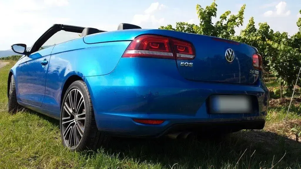 Gebraucht VW Eos Exclusive 140 PS (102 kW) 2014 Blau Cabrio