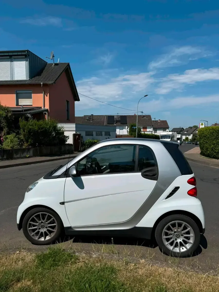Gebraucht Smart ForTwo Coupé 71 PS (52 kW) 2010 Weiß Coupé