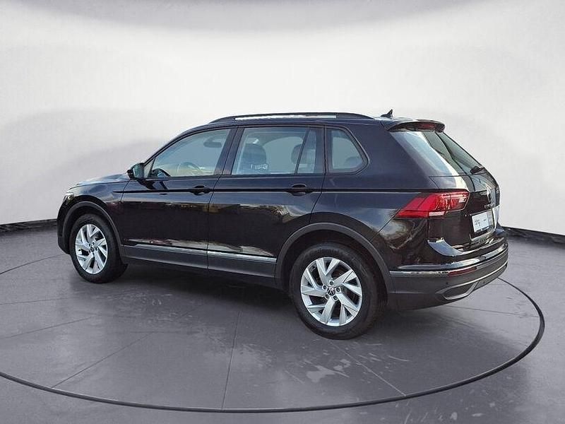 Gebraucht VW Tiguan Life 150 PS (110 kW) 2021 Schwarz SUV