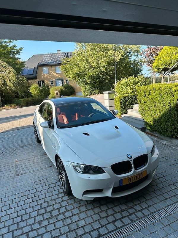 Weiß Gebraucht 2007 BMW M3 Coupé | 43.999 € (Fairer Preis) - Bild 1/4