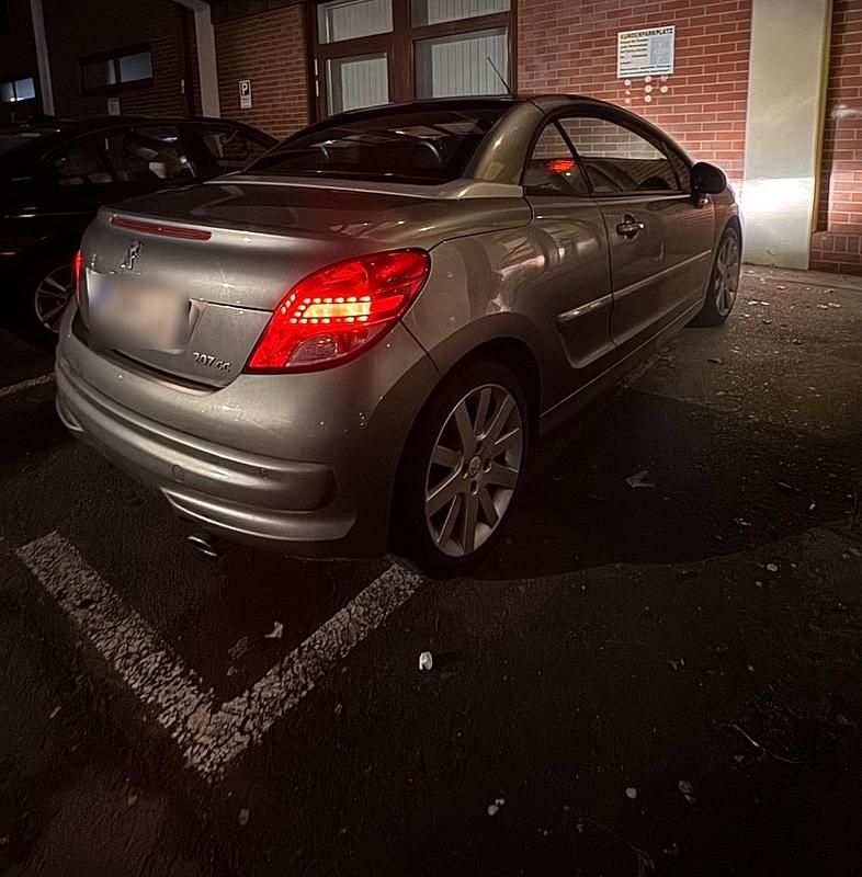 Gebraucht Peugeot 207 CC 116 PS (85 kW) 2013 Grau Cabrio