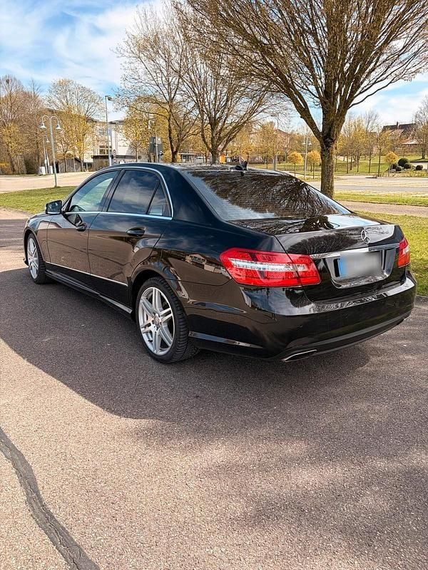 Gebraucht Mercedes E300 231 PS (169 kW) 2008 Schwarz Limousine