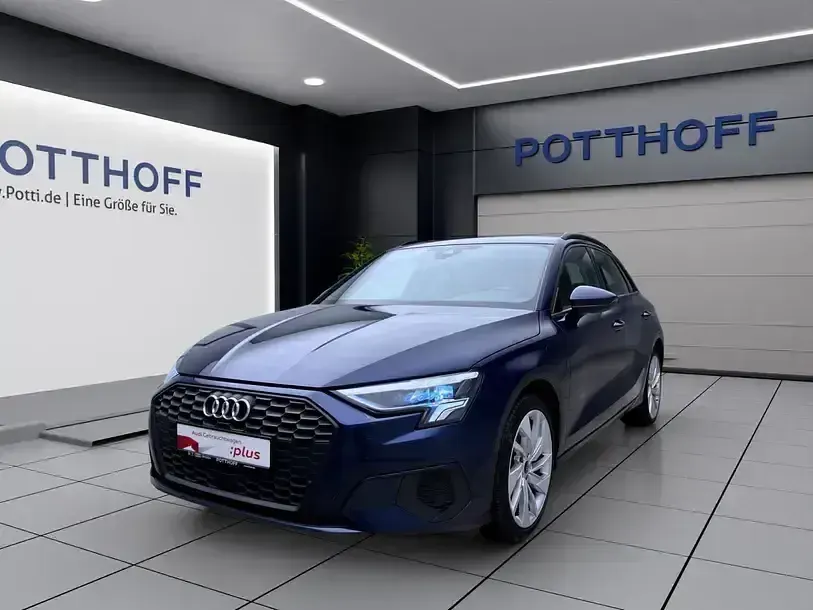 Gebraucht Audi A3 Sportback e-tron Design 204 PS (150 kW) 2021 Navarrablau metallic Kleinwagen