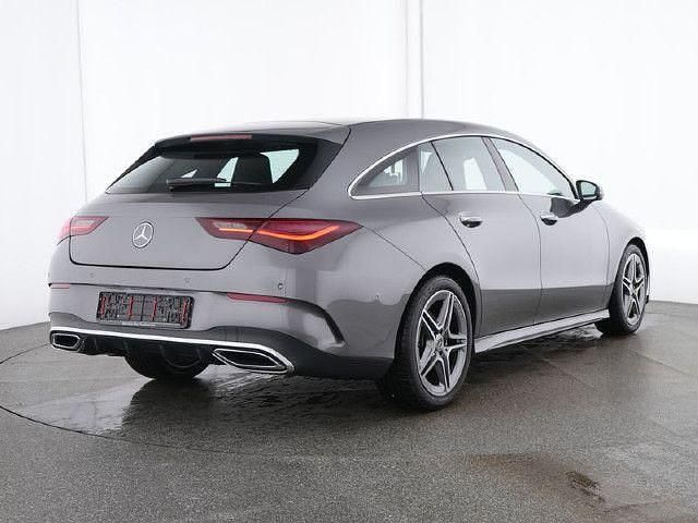 Grau Gebraucht 2024 Mercedes CLA200 Shooting Brake AMG Kombi | 32.880 € (Fairer Preis) - Bild 1/4
