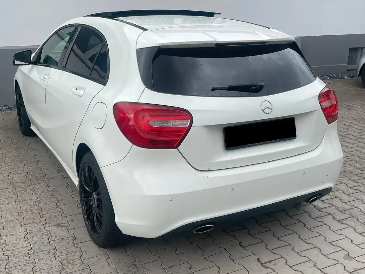 Gebraucht Mercedes A180 122 PS (89 kW) 2012 Weiß Limousine