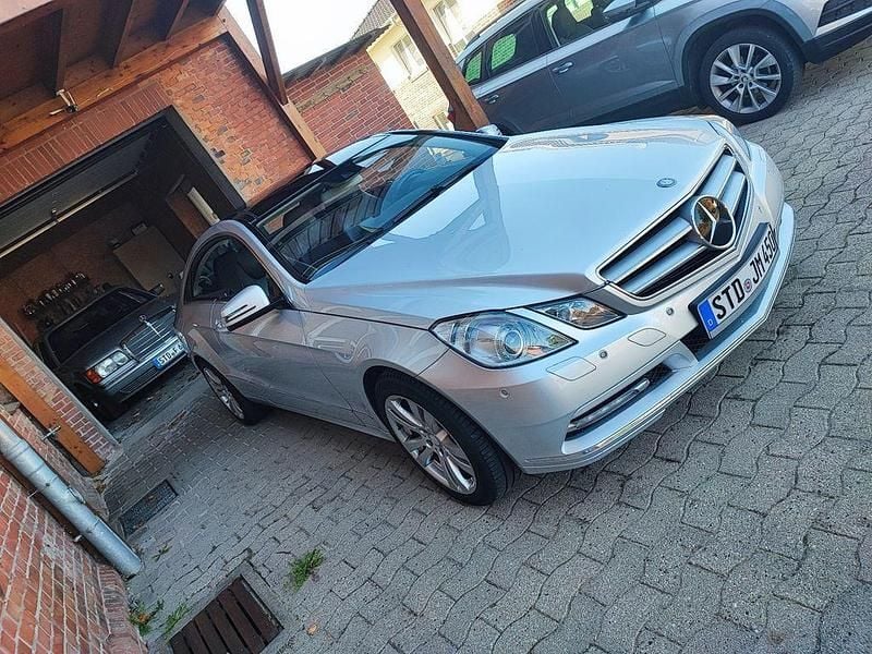 Silber Gebraucht 2012 Mercedes E350 Coupé | 13.900 € (Fairer Preis) - Bild 1/4