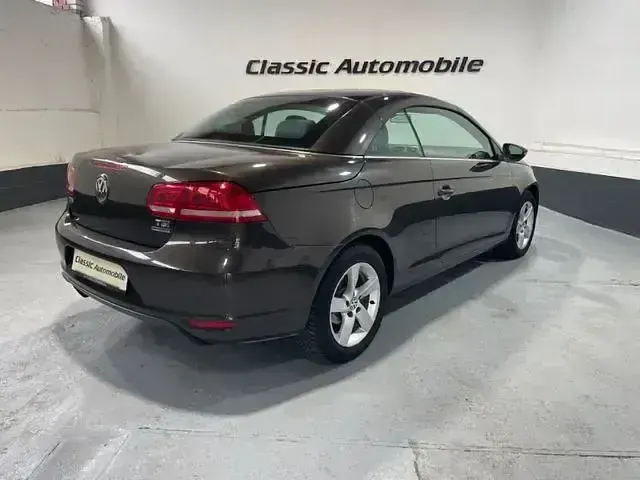 Gebraucht VW Eos 122 PS (89 kW) 2013 Braun Cabrio