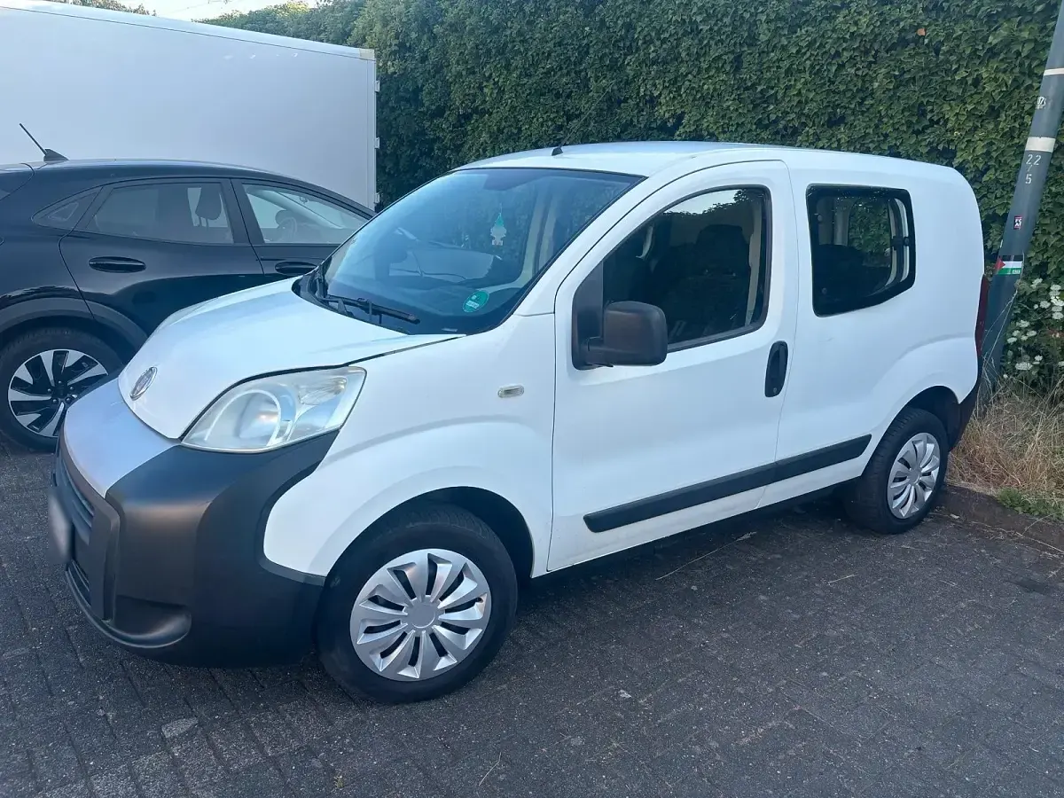 Gebraucht Fiat Fiorino 75 PS (55 kW) 2009 Weiß Van / Kleinbus