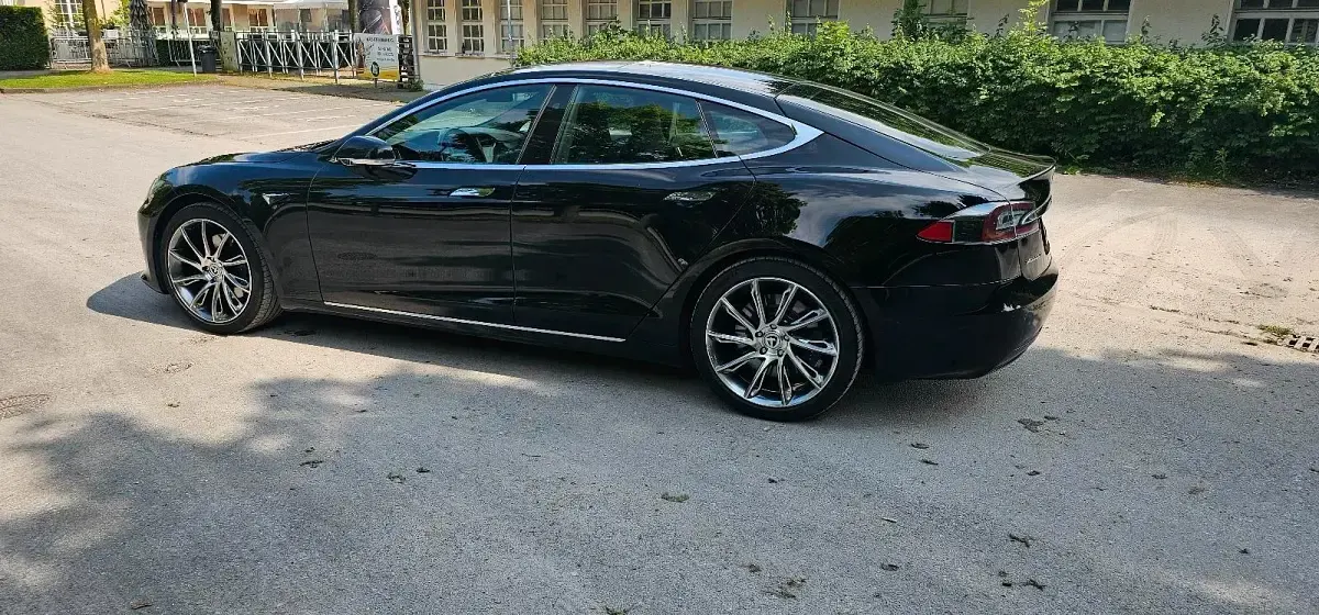 Usado Tesla Model S 386 kW (525 CV) 2019 Negro Utilitario