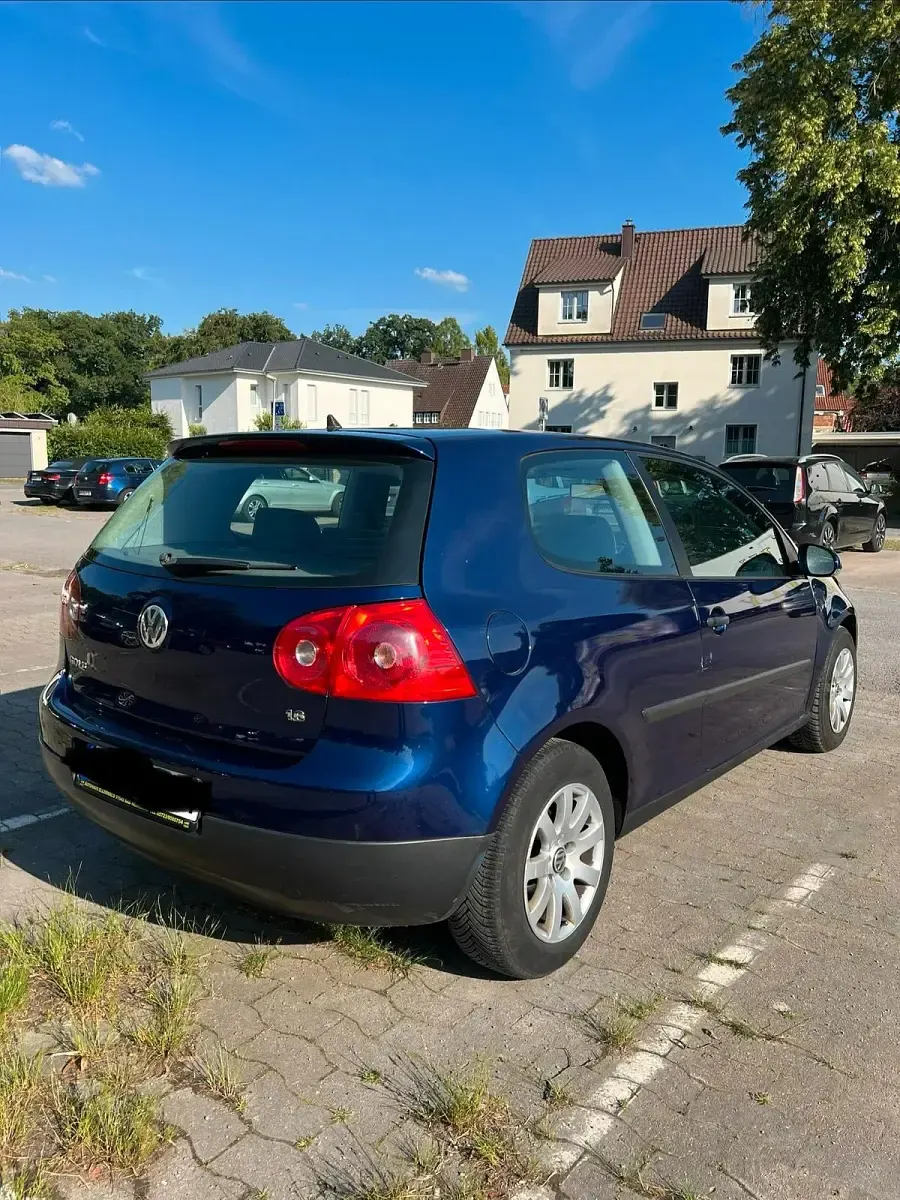 Gebraucht VW Golf V 102 PS (75 kW) 2005 Blau Kleinwagen