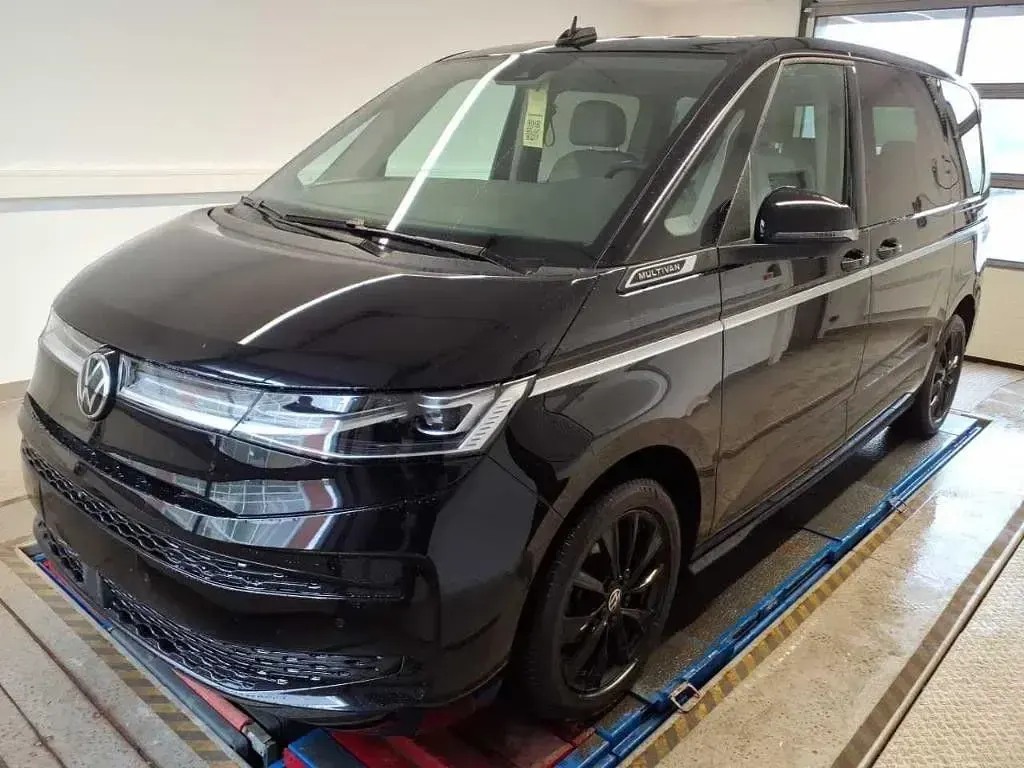 Usata VW T7 Style 150 CV (110 kW) 2025 Nero Furgone