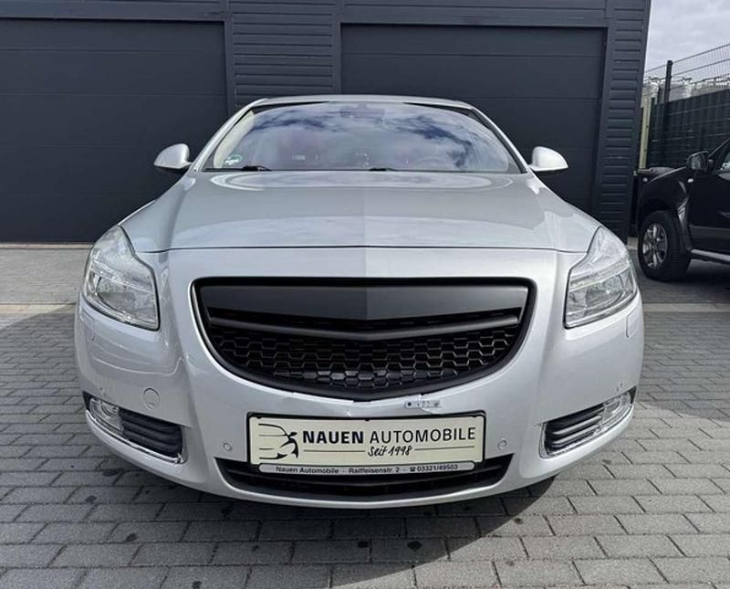 Gebraucht Opel Insignia 131 PS (96 kW) 2013 Silber/grau (metallic) Limousine