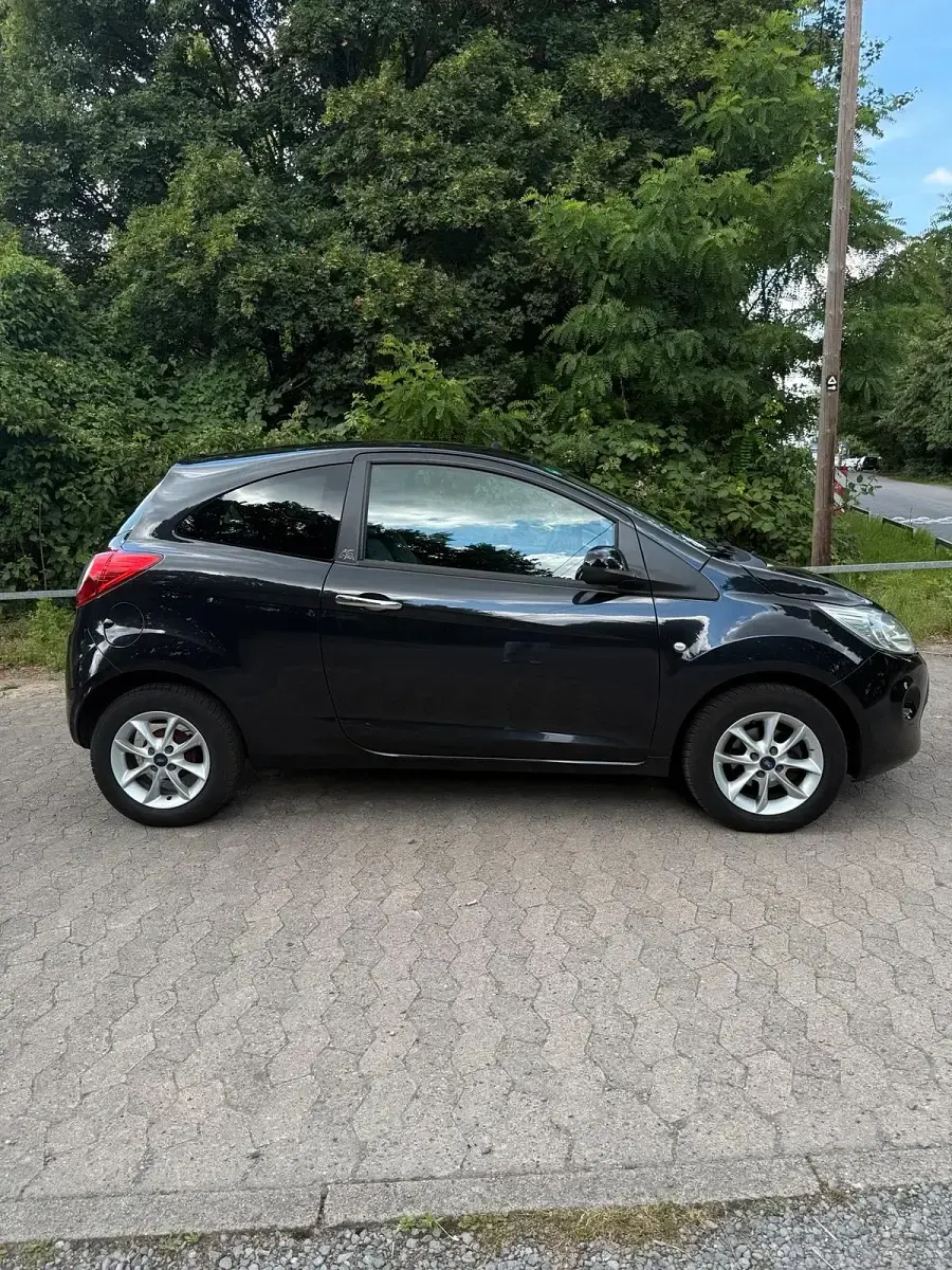 Gebraucht Ford Ka 75 PS (55 kW) 2013 Schwarz Kleinwagen
