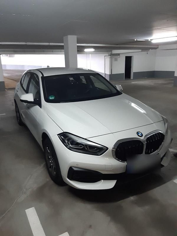 Gebraucht BMW 116 Advantage 109 PS (80 kW) 2023 Weiß Kleinwagen