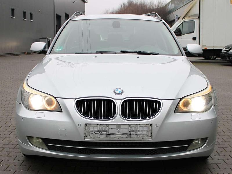 Gebraucht BMW 523 190 PS (139 kW) 2007 Titansilber metallic Kombi
