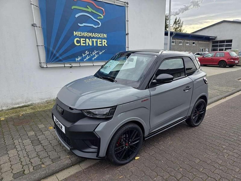 Asphalt grau Neu 2025 Ligier JS50 Kleinwagen | 22.077 € (Etwas zu teuer) - Bild 1/4