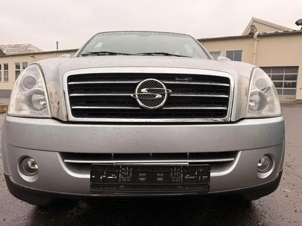 Gebraucht SsangYong Rexton 173 PS (127 kW) 2010 Silber SUV