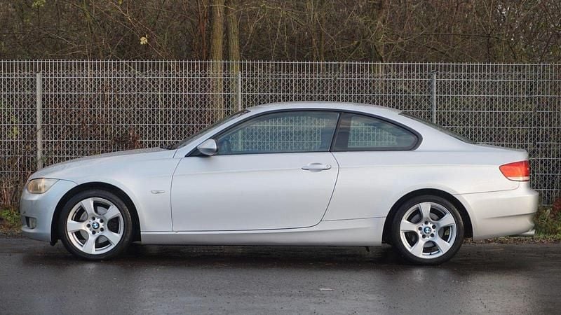 Gebraucht BMW 320 Sport Line 177 PS (130 kW) 2007 Silber Coupé