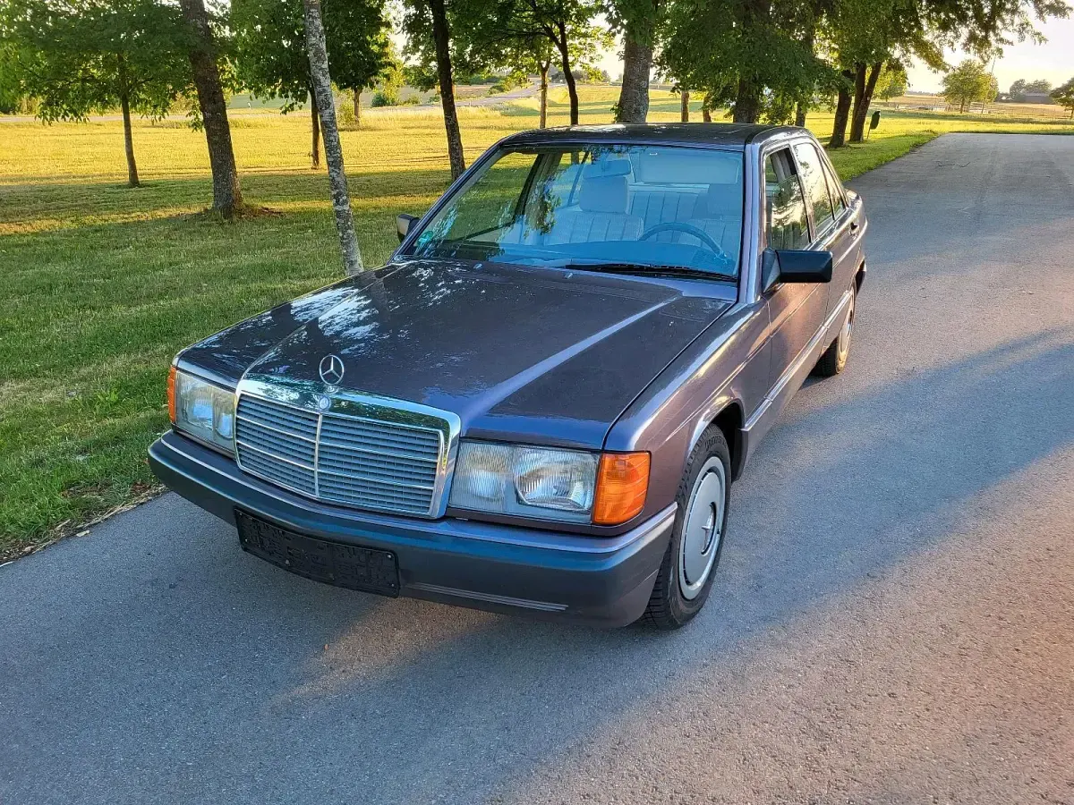 Gebraucht Mercedes 190 118 PS (86 kW) 1990 Limousine