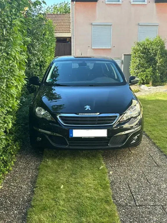 Gebraucht Peugeot 308 Access 82 PS (60 kW) 2013 Schwarz Limousine