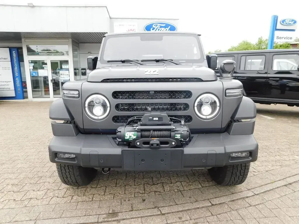 Neu BAW 212 166 PS (122 kW) 2026 Grau SUV
