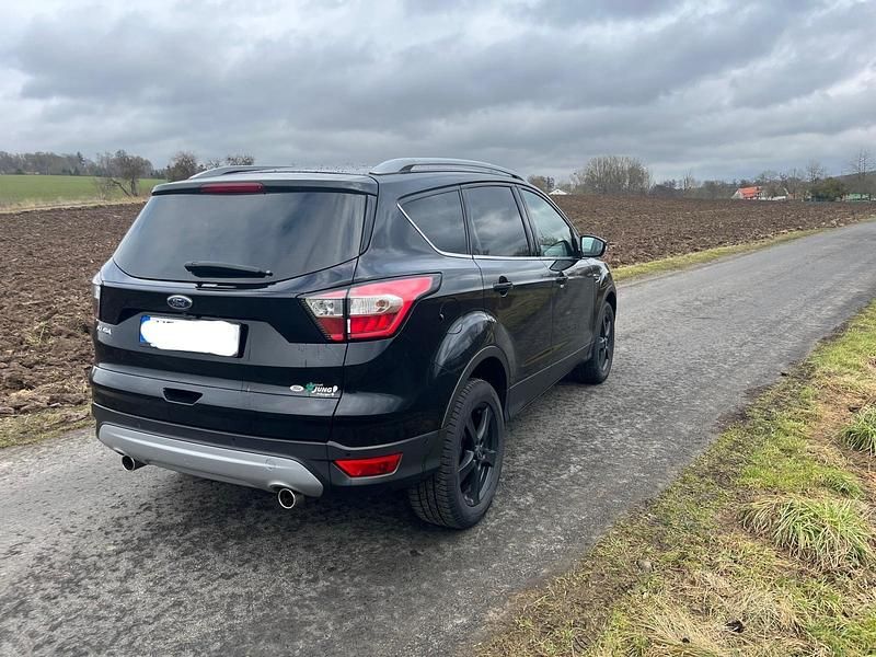 Gebraucht Ford Kuga 150 PS (110 kW) 2019 Schwarz SUV
