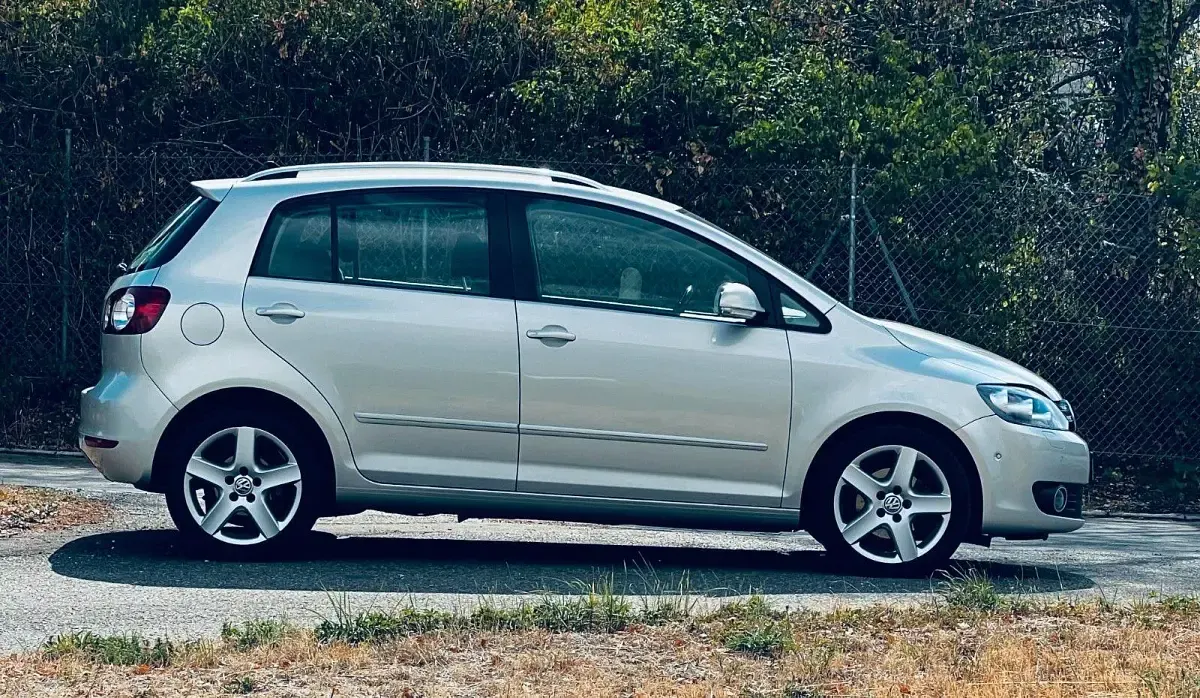 Gebraucht VW Golf Plus Cross Highline 122 PS (89 kW) 2009 Gold Limousine