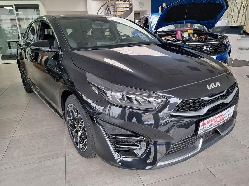 Neu Kia ProCeed GT-Line 140 PS (102 kW) 2025 Schwarz Kombi