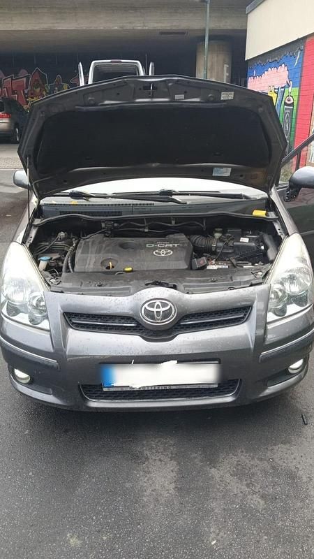 Silber Gebraucht 2008 Toyota Corolla Verso Van / Kleinbus | 2.450 € - Bild 1/4