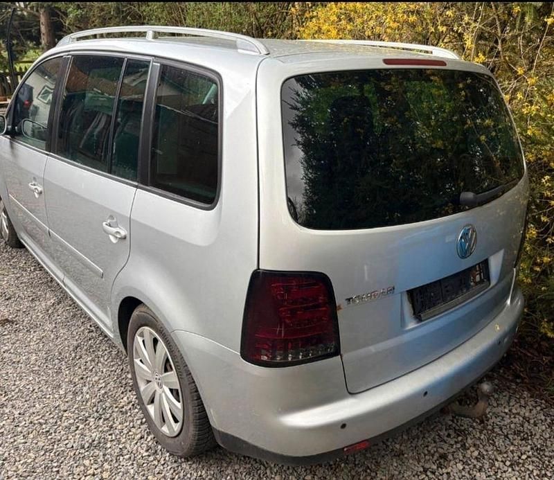 Gebraucht VW Touran Highline 136 PS (100 kW) 2004 Silber Van / Kleinbus