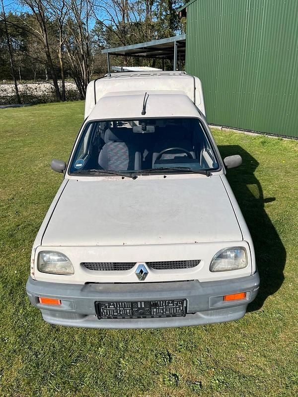 Second-hand Renault Rapid 55 CP (40 kW) 1995 Bej Monovolum