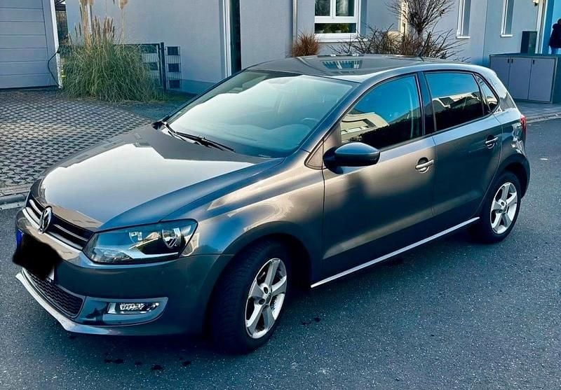 Grau Gebraucht 2010 VW Polo Team Kleinwagen | 6.000 € (Fairer Preis) - Bild 1/4