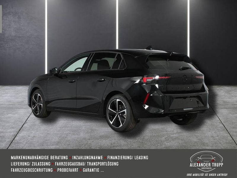 Neu Opel Astra 131 PS (96 kW) 2025 Schwarz Limousine