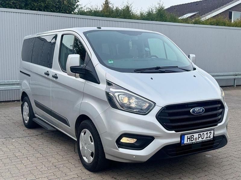 Silber Gebraucht 2019 Ford Transit Custom Van / Kleinbus | 15.750 € (Teuer) - Bild 1/4