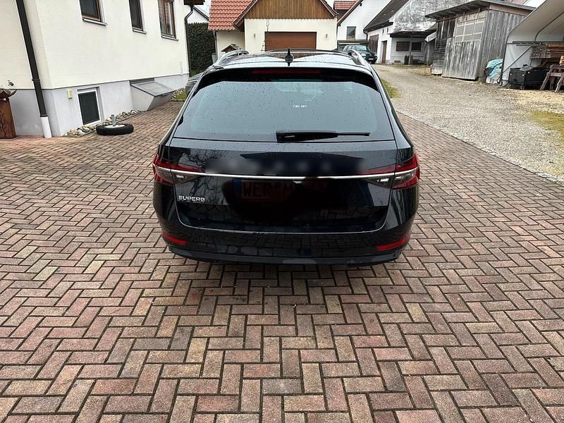 Gebraucht Skoda Superb Active 190 PS (139 kW) 2019 Schwarz Kombi