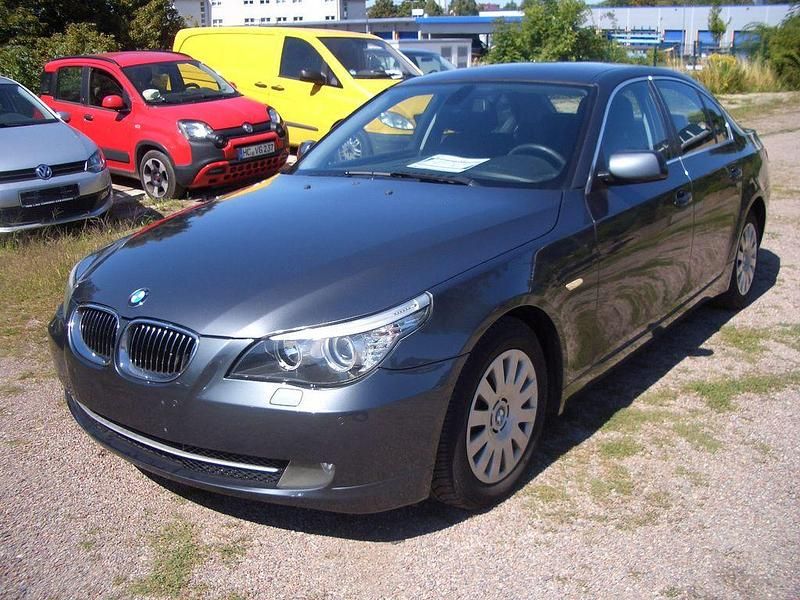 Grau Gebraucht 2009 BMW 523 Advantage Limousine | 4.000 € (Superpreis) - Bild 1/4