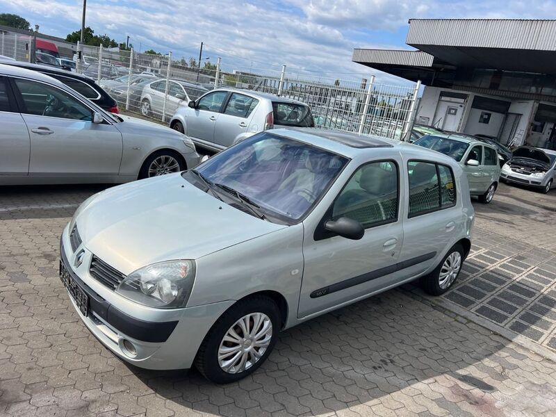 Silber Gebraucht 2004 Renault Clio II Authentique Limousine | 999 € (Guter Preis) - Bild 1/4