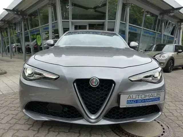 Gebraucht Alfa Romeo Giulia Super 180 PS (132 kW) 2016 Andere Limousine