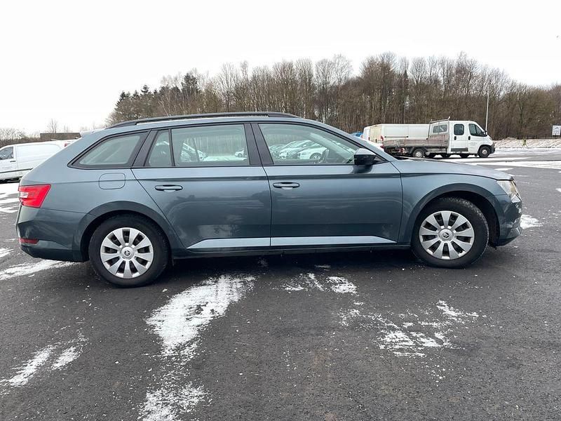 Gebraucht Skoda Superb 125 PS (91 kW) 2017 Grau Kombi