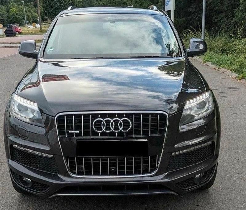 Grau Gebraucht 2013 Audi Q7 S-Line SUV | 19.870 € (Teuer) - Bild 1/4