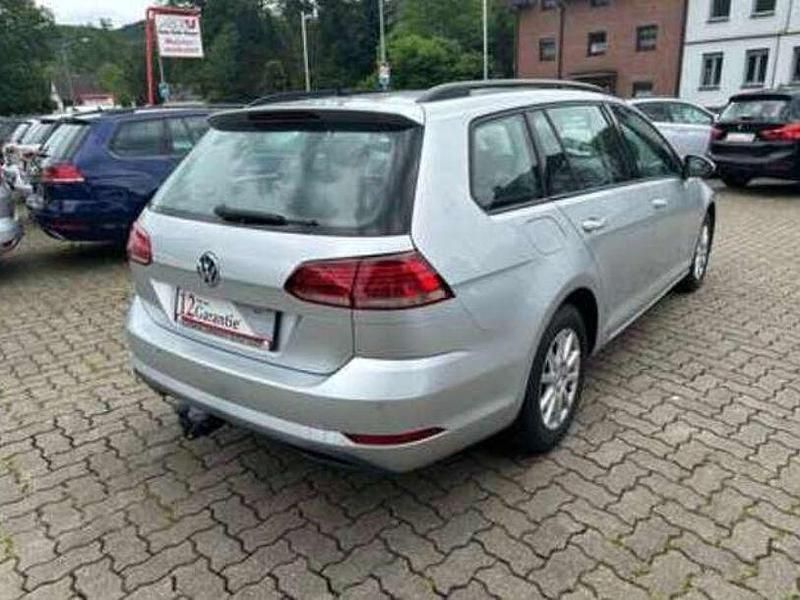 Gebraucht VW Golf VII 116 PS (85 kW) 2018 Silber Limousine