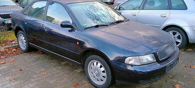 Blau Gebraucht 1998 Audi A4 Limousine | 850 € (Superpreis) - Bild 1/4