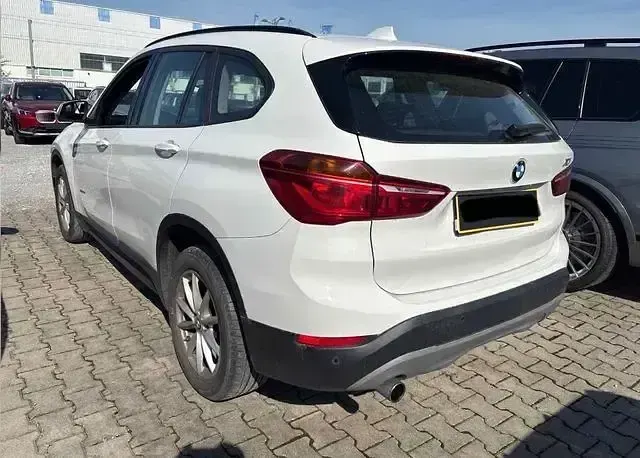 Gebraucht Opel Astra Dynamic 140 PS (102 kW) 2017 Andere Limousine
